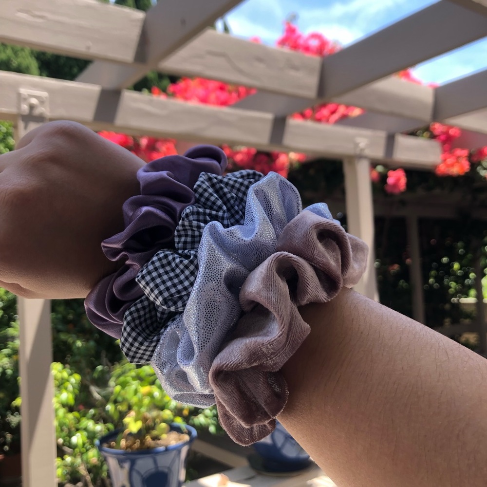 [4 Pack] Aesthetic Handmade Scrunchies - Picture 5 of 6